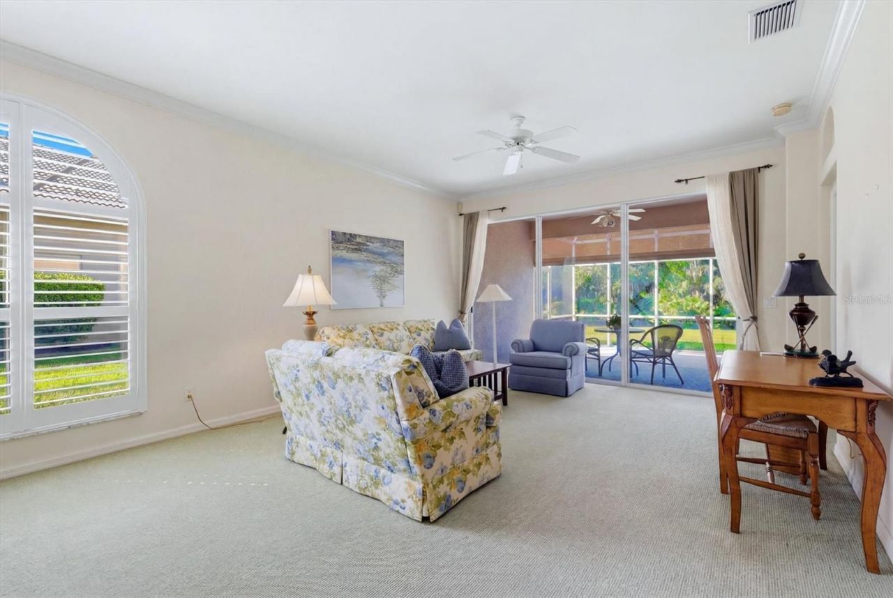 9402 Forest Hills Circle, Sarasota, FL 34238 Photo