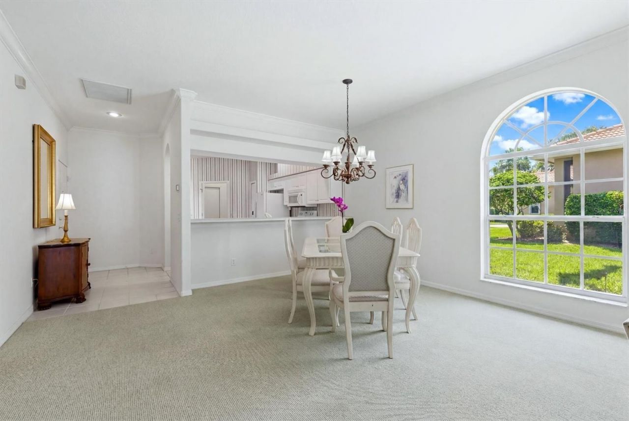 9402 Forest Hills Circle, Sarasota, FL 34238 Photo