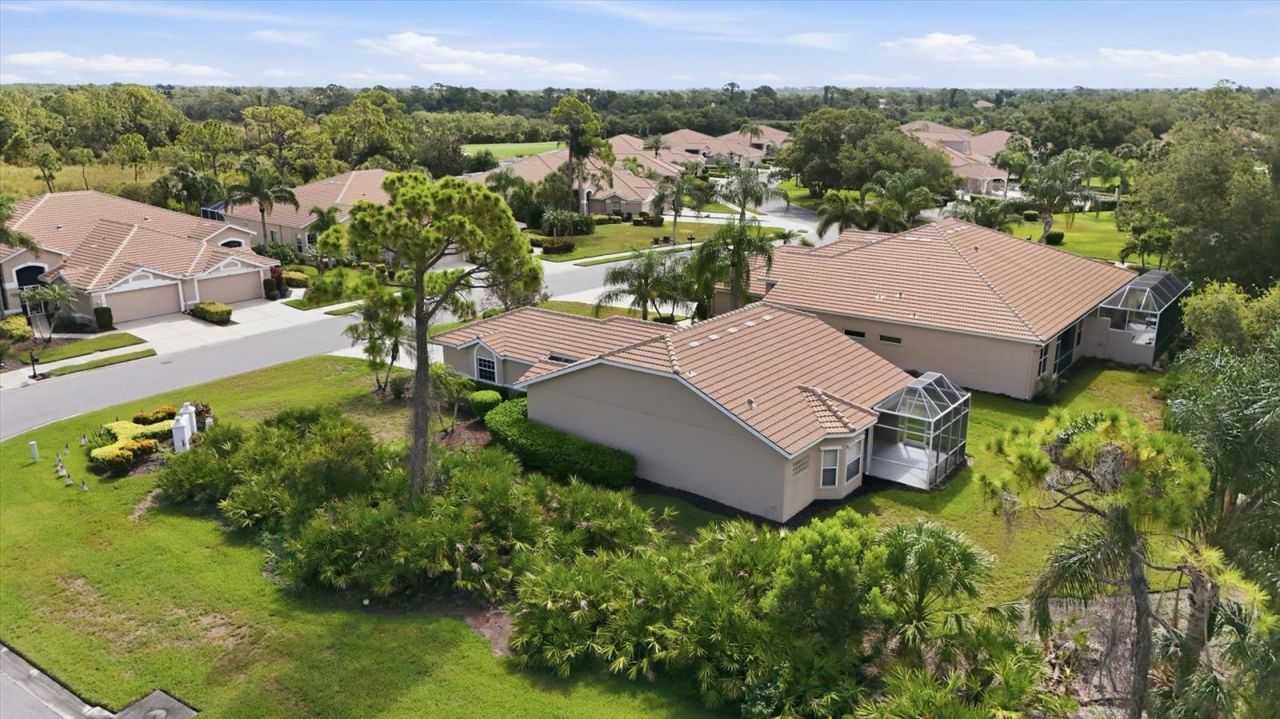 9402 Forest Hills Circle, Sarasota, FL 34238 Photo