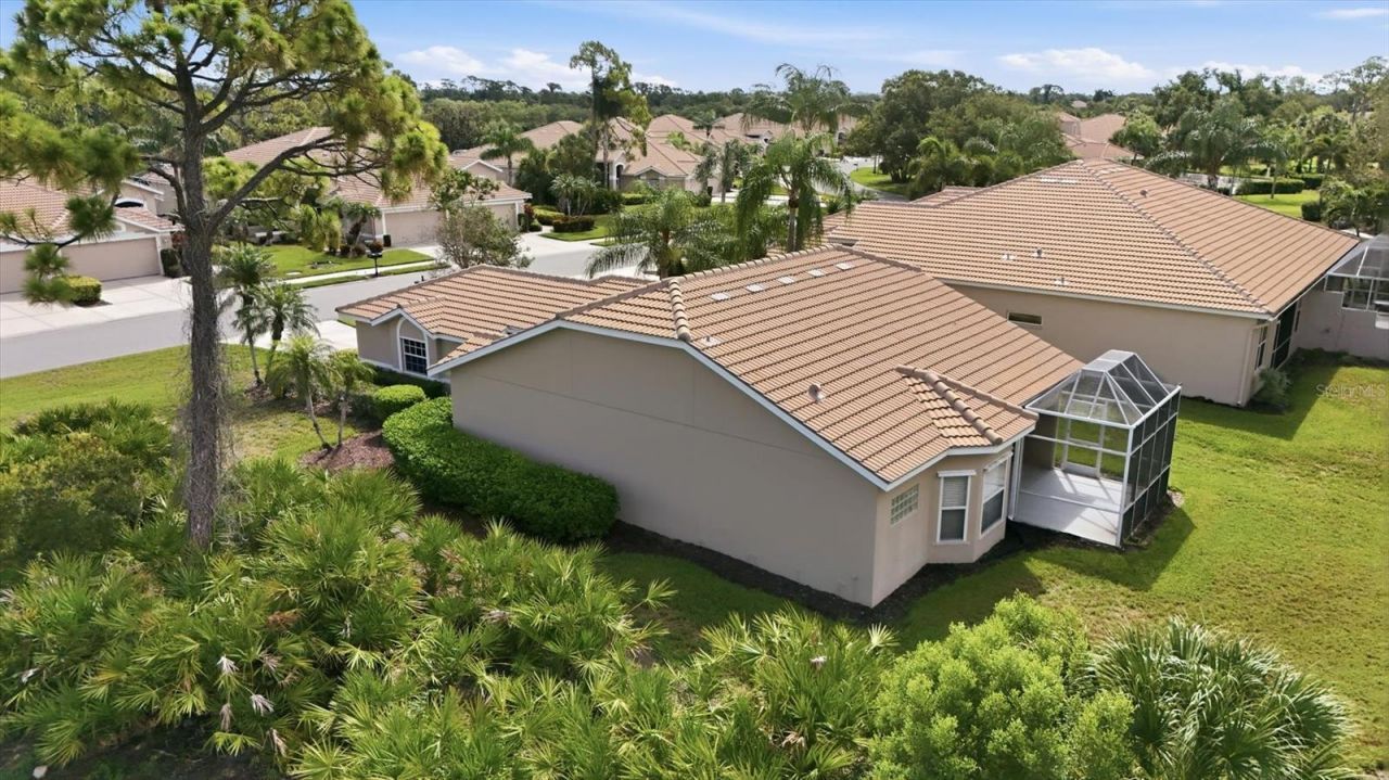 9402 Forest Hills Circle, Sarasota, FL 34238 Photo