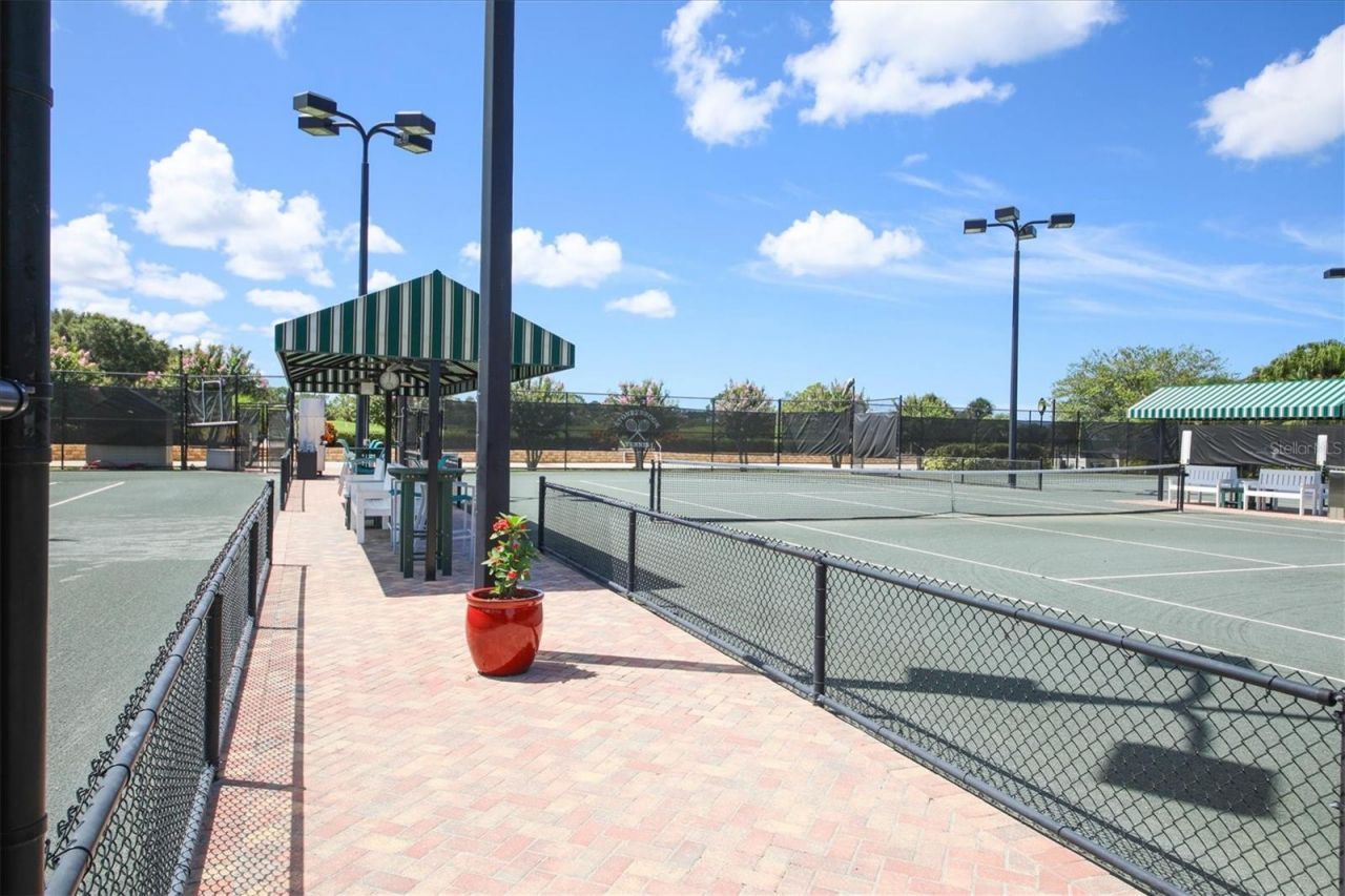 9402 Forest Hills Circle, Sarasota, FL 34238 Photo