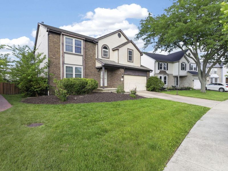 2394 Oakthorpe Drive, Hilliard, OH 43026 Photo 2