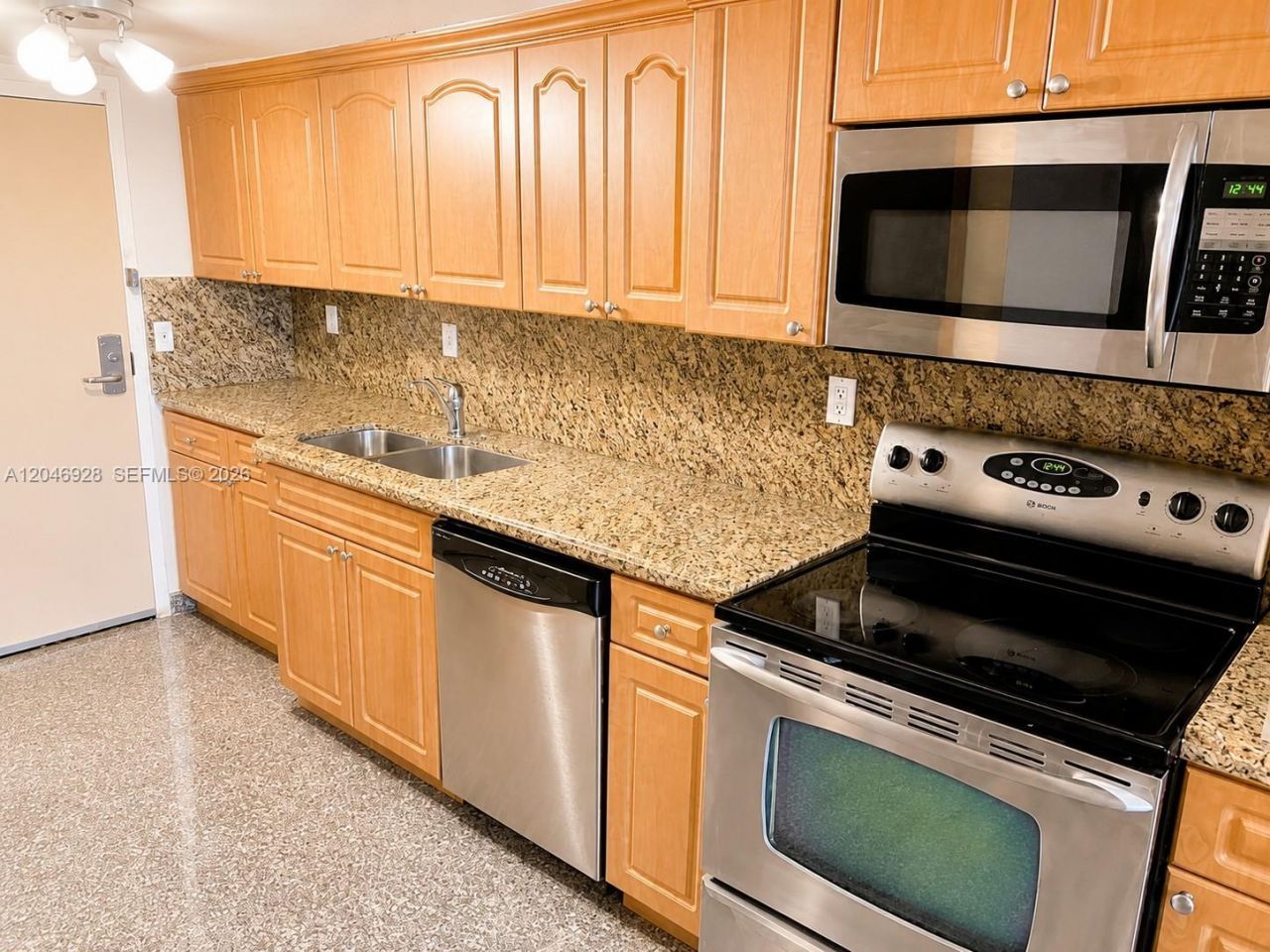 19201 Collins Ave , Unit 441, Sunny Isles Beach, FL 33160 Photo