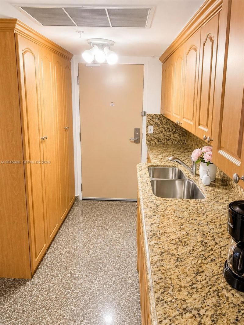 19201 Collins Ave , Unit 441, Sunny Isles Beach, FL 33160 Photo