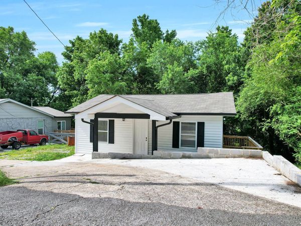 185 Orchard Avenue, Rossville, GA 30741