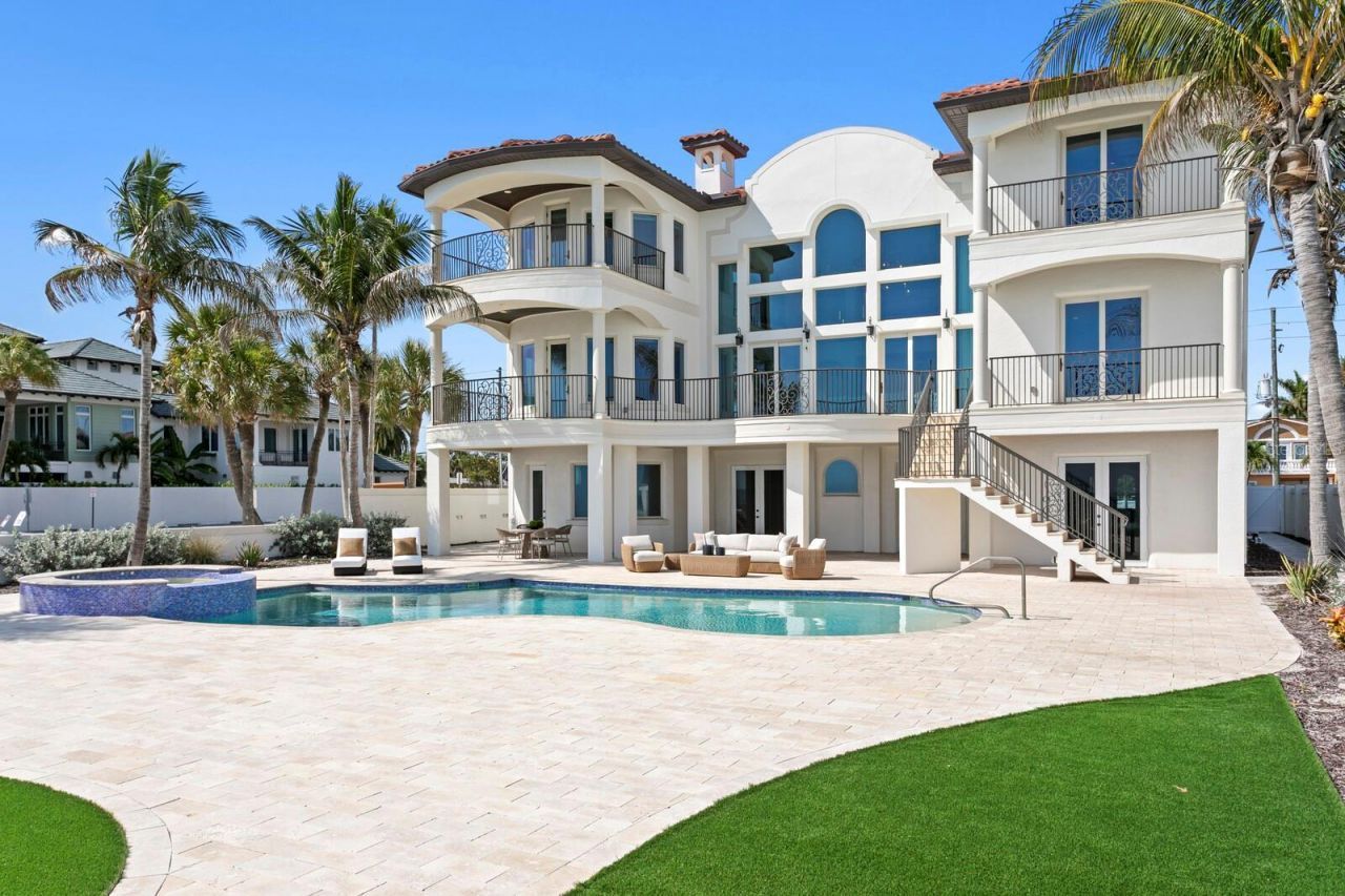 15912 Gulf Boulevard, Redington Beach, FL 33708 Photo