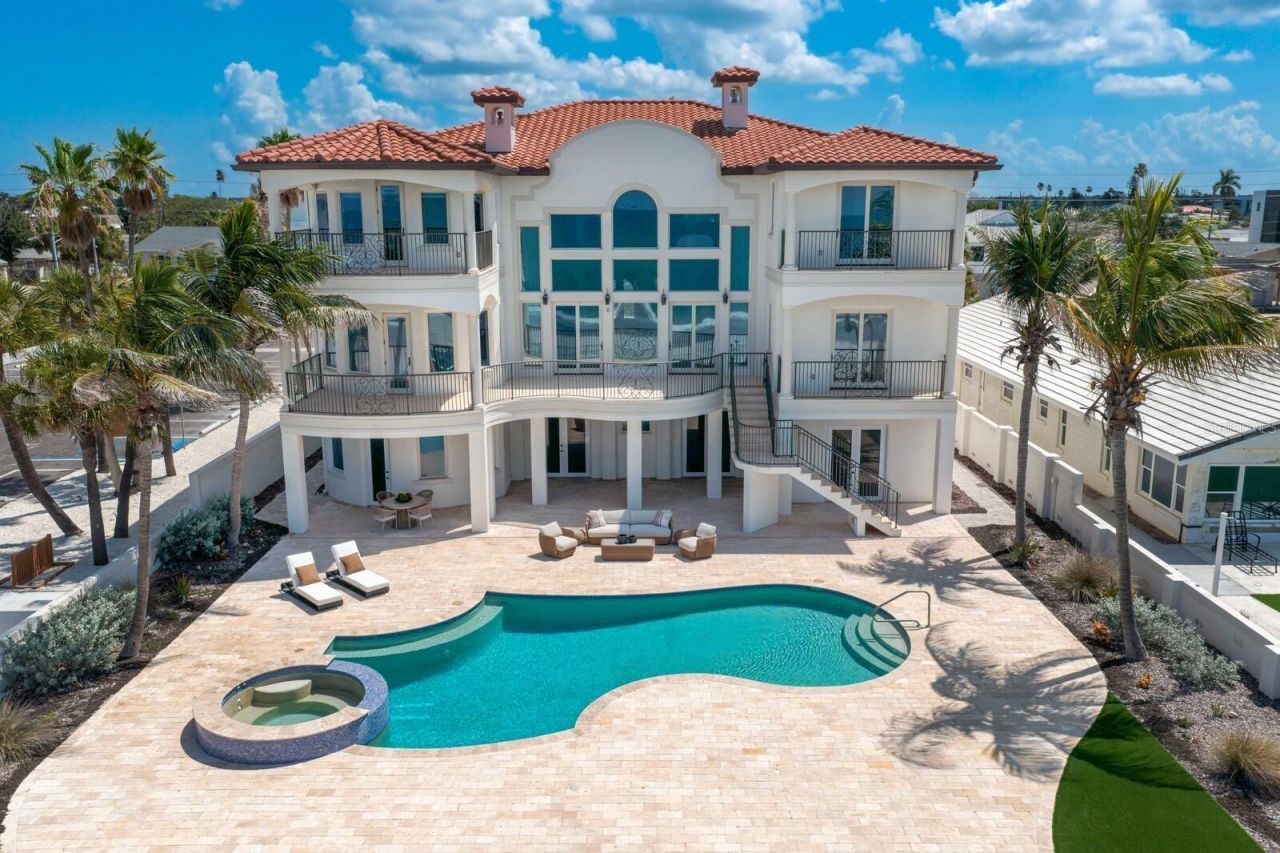 15912 Gulf Boulevard, Redington Beach, FL 33708 Photo