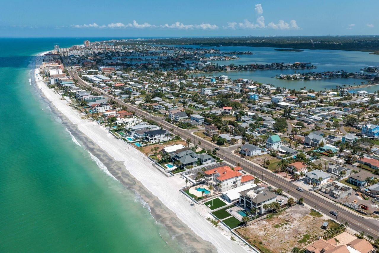 15912 Gulf Boulevard, Redington Beach, FL 33708 Photo