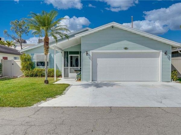5671 Longleaf Drive, North Fort Myers, FL 33917