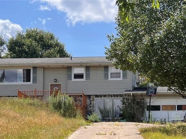 16719 Artistic Drive , East Liverpool, OH 43920