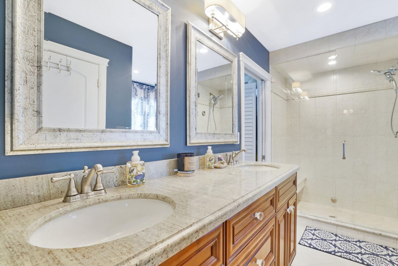 17 E Ocean Avenue, Ocean Ridge, FL 33435 Photo