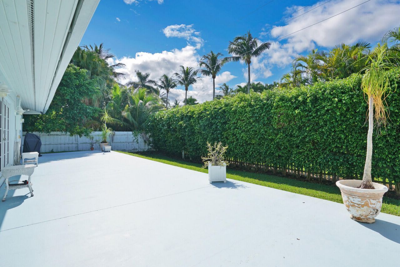 17 E Ocean Avenue, Ocean Ridge, FL 33435 Photo