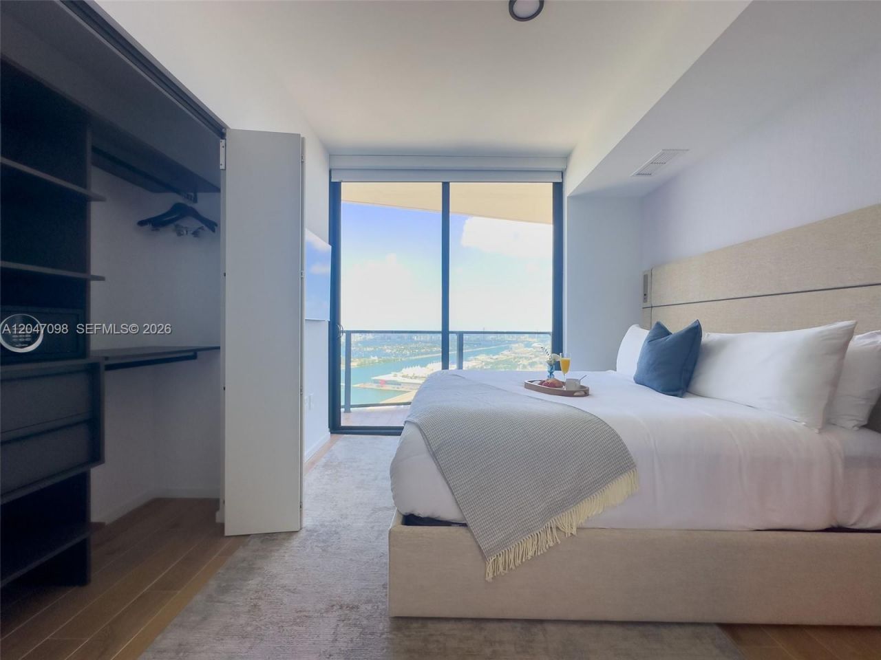 398 NE 5th St , Unit 4210, Miami, FL 33132 Photo