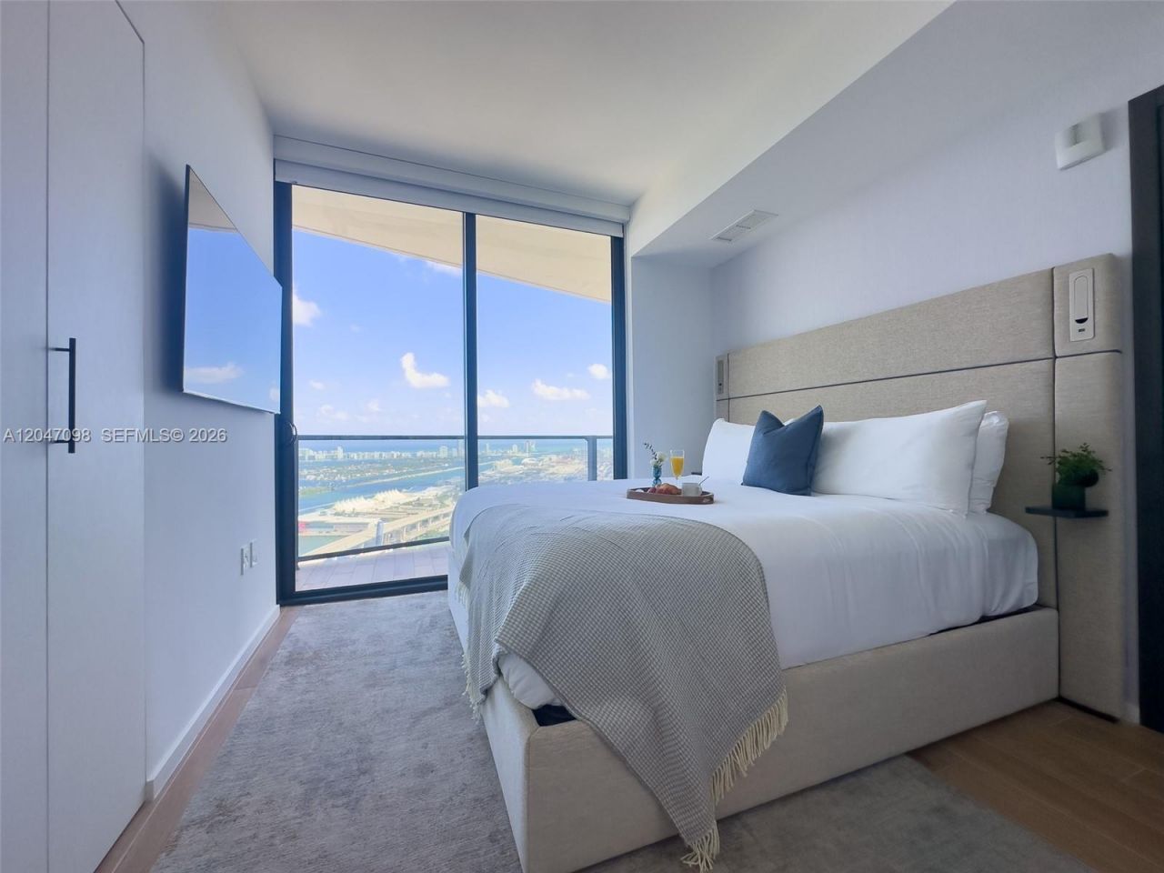 398 NE 5th St , Unit 4210, Miami, FL 33132 Photo