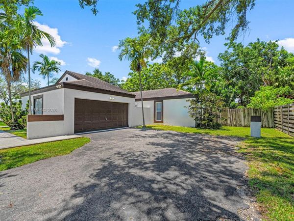 15491 SW 153rd St , Miami, FL 33187