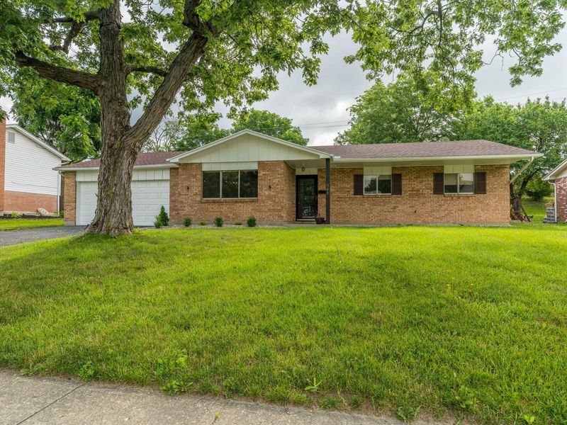861 Kenbrook Drive, Vandalia, OH 45377 Photo 2