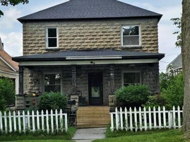 811 Howard Street, Port Huron, MI 48060