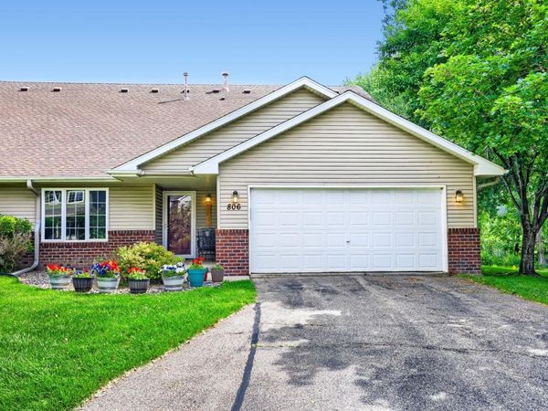 806 Boldt Street , Chaska, MN 55318