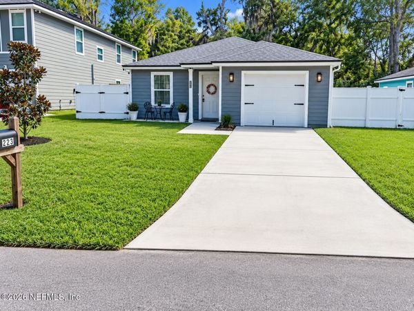 223 MONTEREY Boulevard, Baldwin, FL 32234