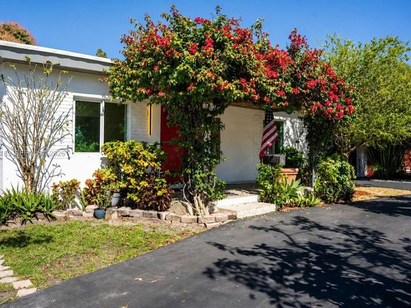 861 W 32nd St , Hialeah, FL 33012