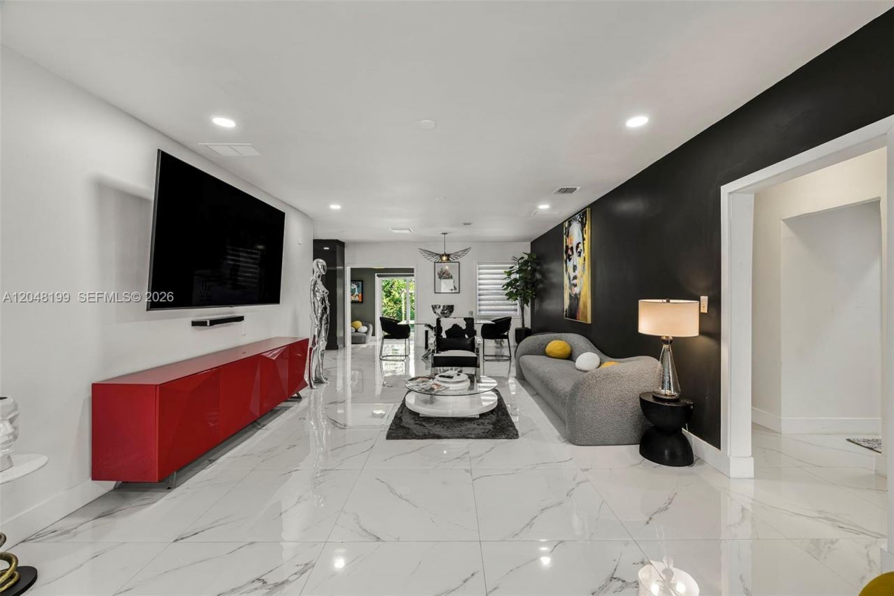 285 NW 45th St , Miami, FL 33127 Photo