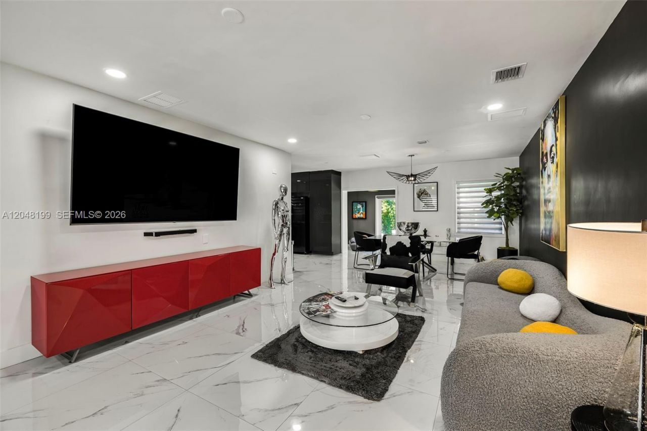 285 NW 45th St , Miami, FL 33127 Photo