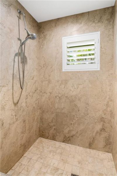 10173 Gulf Shore Dr, Naples, FL 34108 Photo