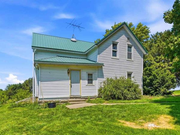2677 Q Blvd, Williamsburg, IA 52361