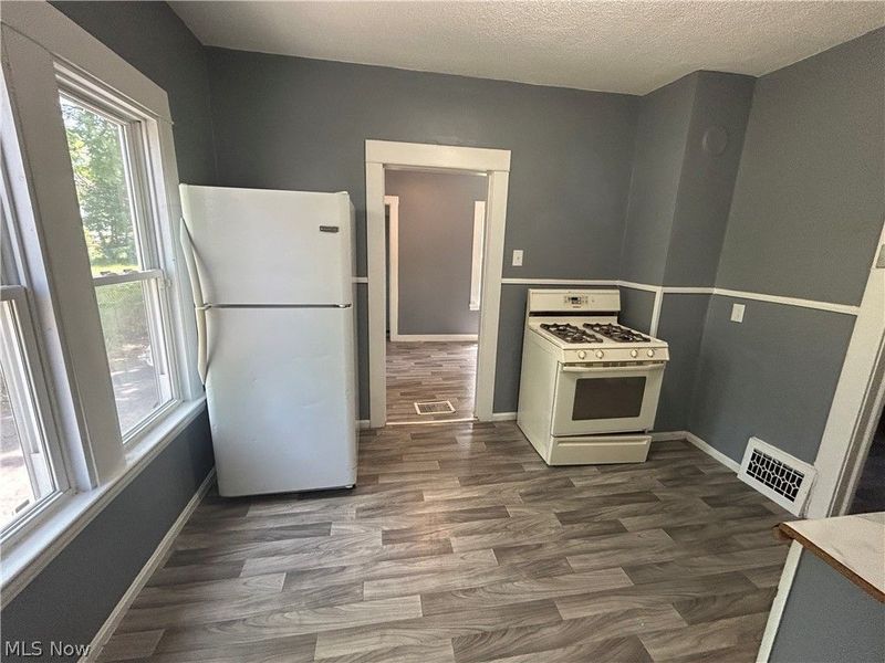8910 Harris Avenue, Cleveland, OH 44104 Photo 16