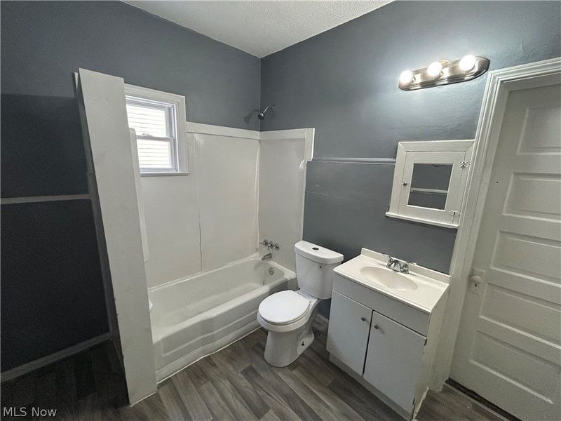 8910 Harris Avenue, Cleveland, OH 44104 Photo 23