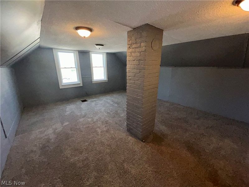 8910 Harris Avenue, Cleveland, OH 44104 Photo 29
