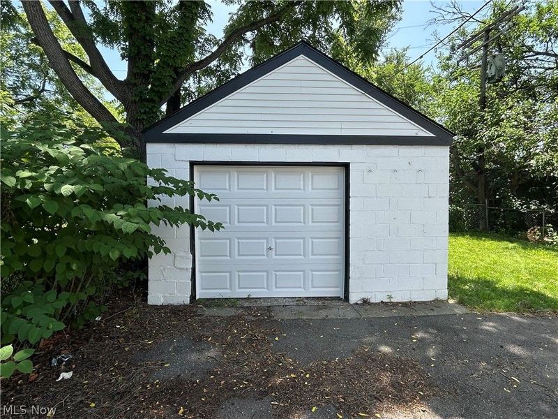 8910 Harris Avenue, Cleveland, OH 44104 Photo 5