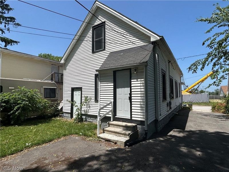 8910 Harris Avenue, Cleveland, OH 44104 Photo 6