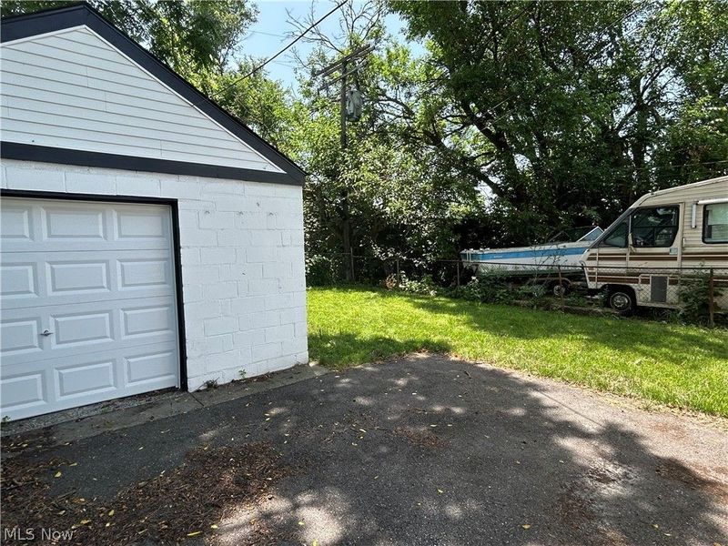 8910 Harris Avenue, Cleveland, OH 44104 Photo 7