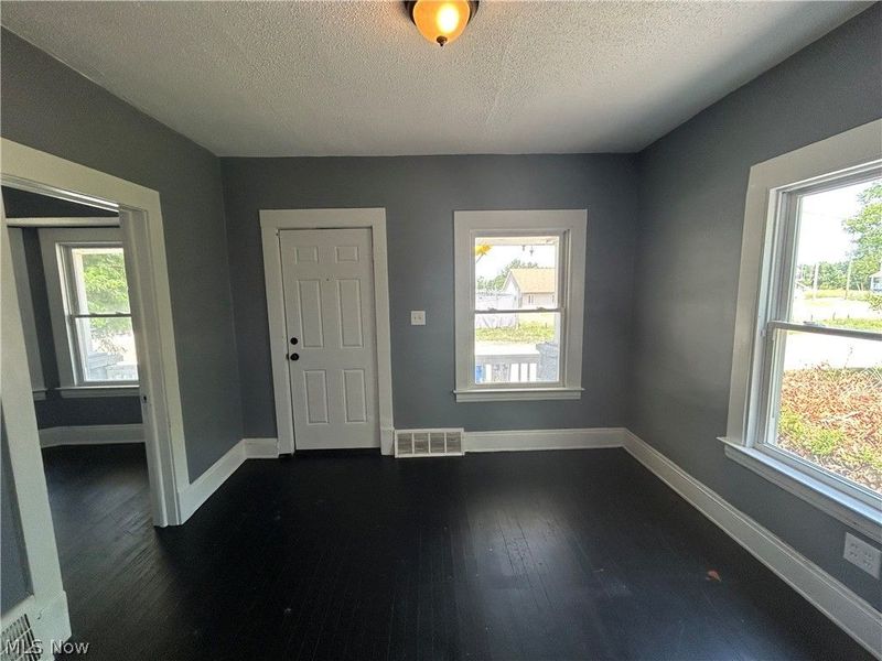 8910 Harris Avenue, Cleveland, OH 44104 Photo 8