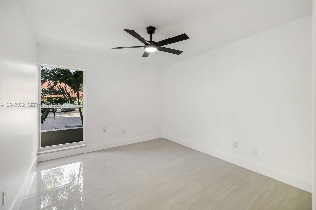 11621 SW 90th St , Miami, FL 33176 Photo