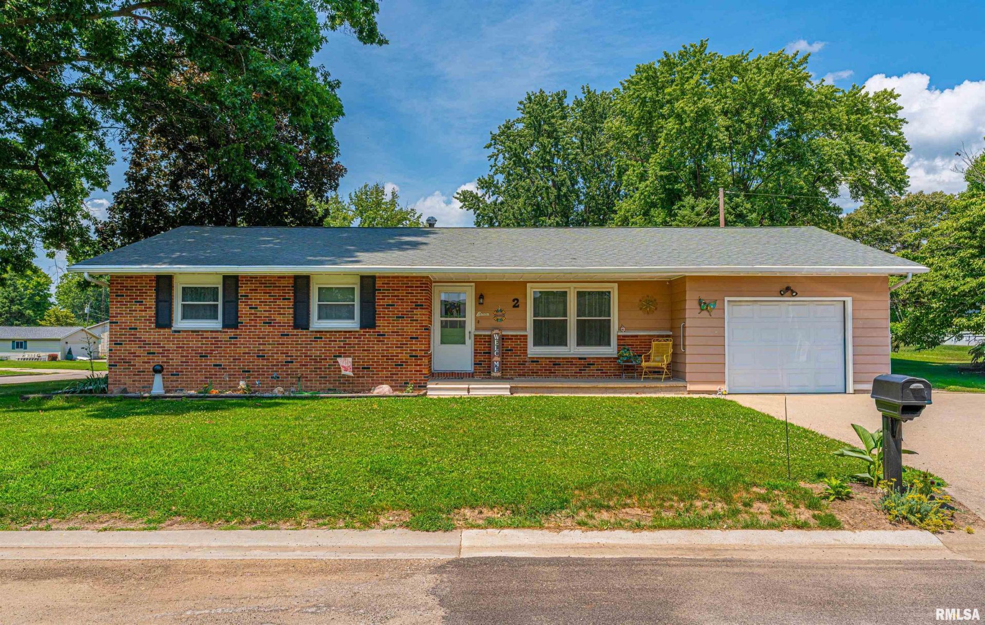 2 Houser Court, Lincoln, IL 62656 Main Photo