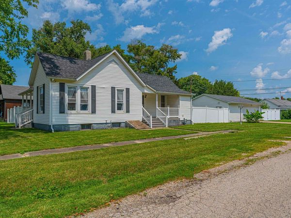 1326 BROADWAY Street, Lincoln, IL 62656