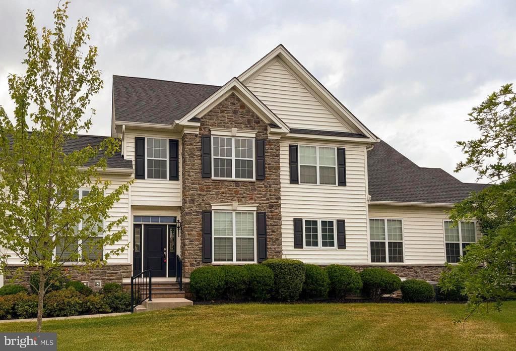 1733 LOCUST DRIVE , YARDLEY, PA 19067