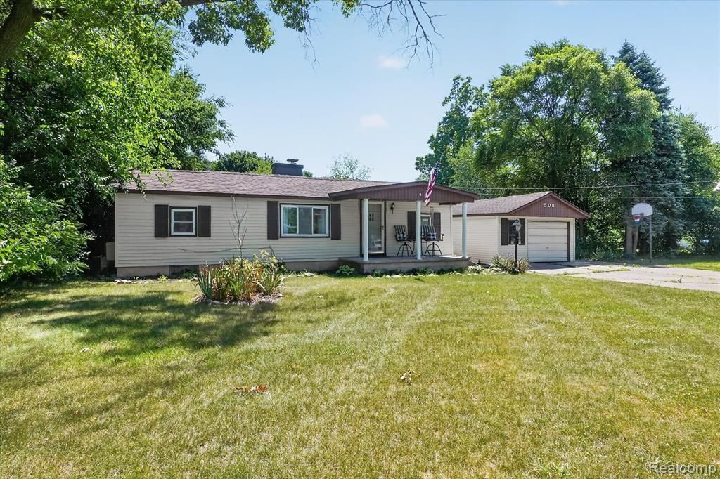 508 Deland Road, Flushing, MI 48433 Main Photo