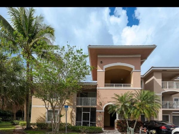 6556 Emerald Dunes Drive, Unit 207, West Palm Beach, FL 33411