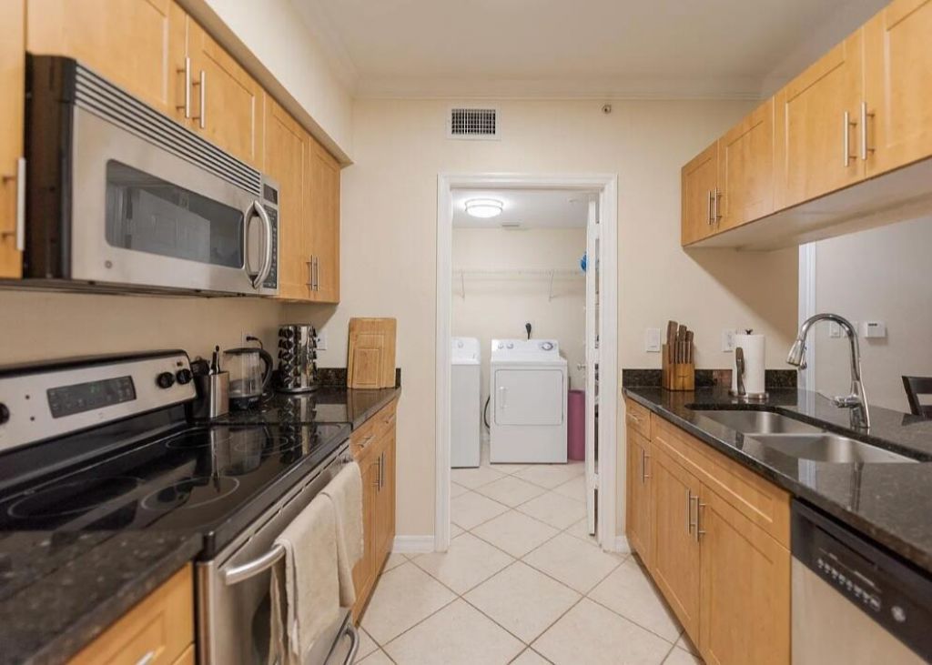 6556 Emerald Dunes Drive, Unit 207, West Palm Beach, FL 33411 Photo