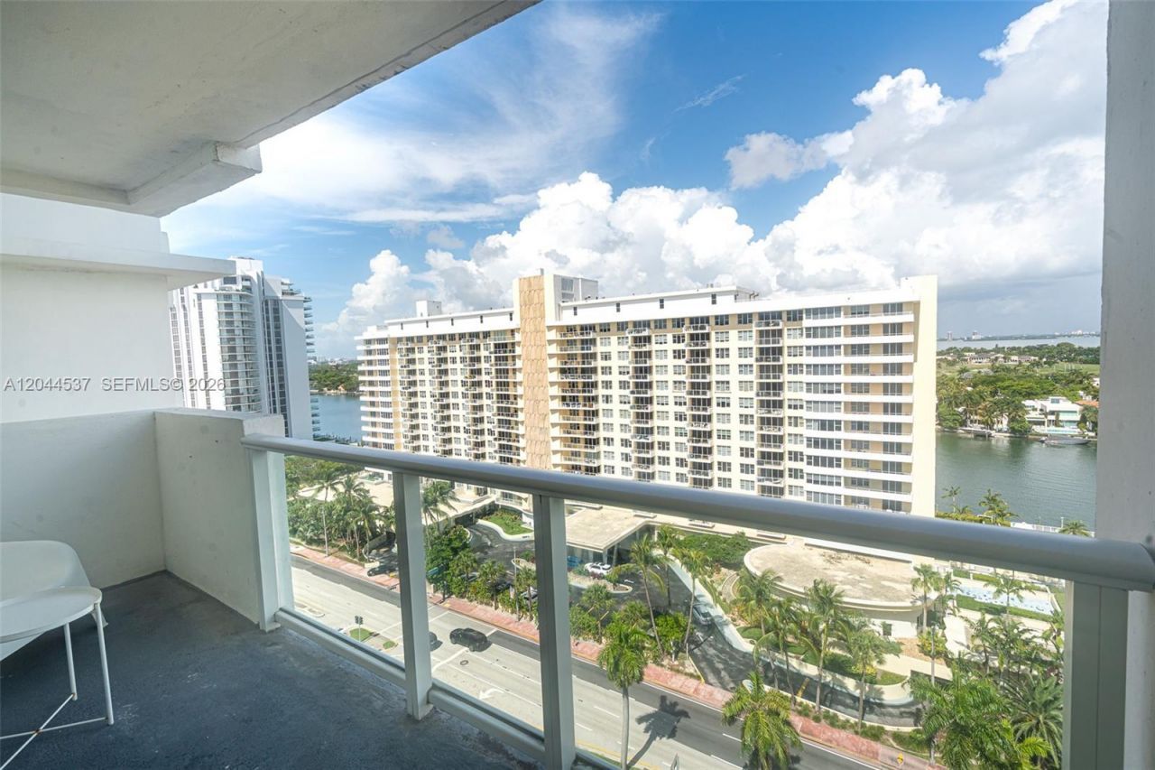 5601 Collins Ave , Unit 1517, Miami Beach, FL 33140 Photo