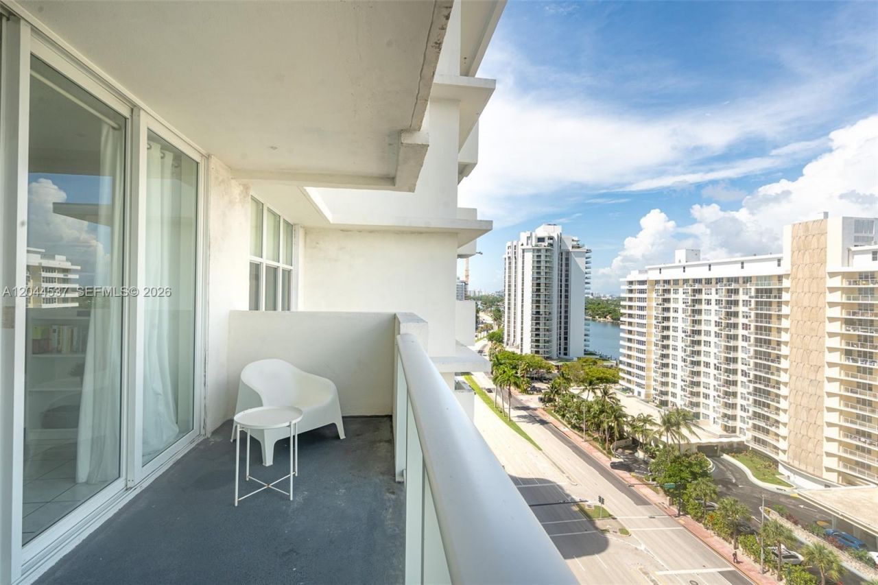 5601 Collins Ave , Unit 1517, Miami Beach, FL 33140 Photo