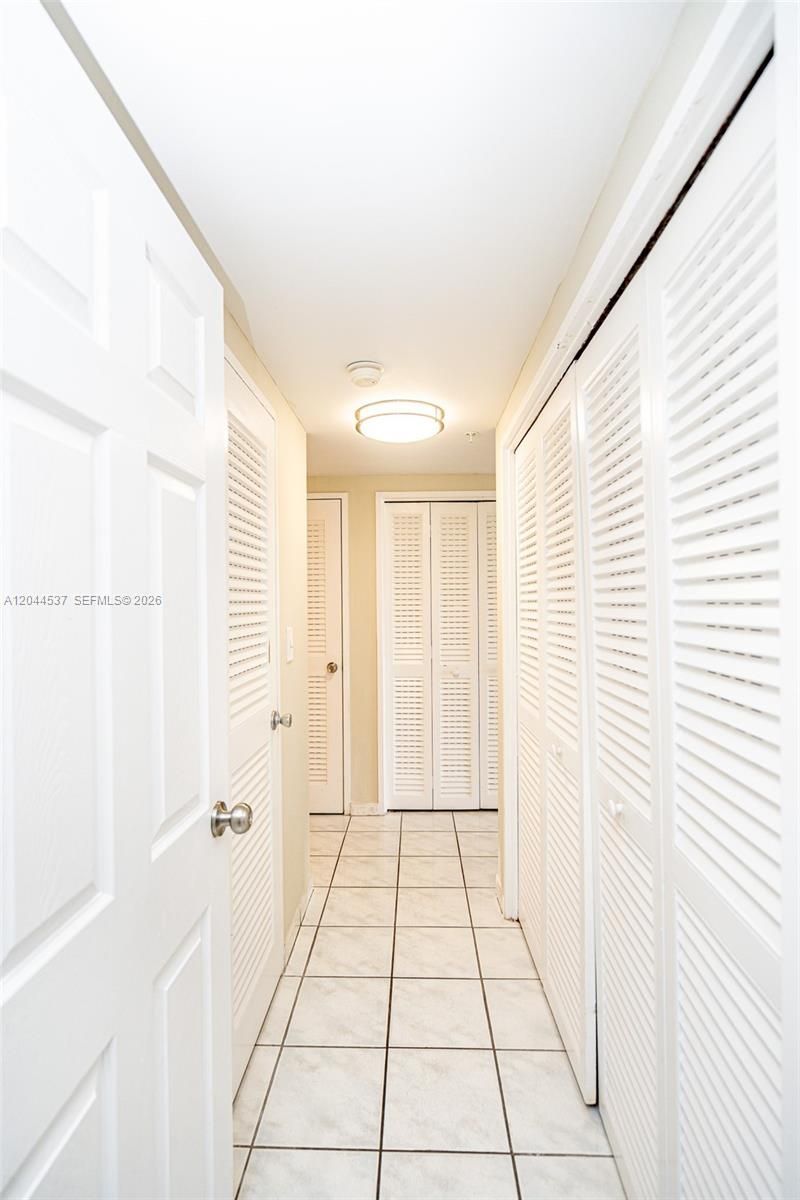 5601 Collins Ave , Unit 1517, Miami Beach, FL 33140 Photo