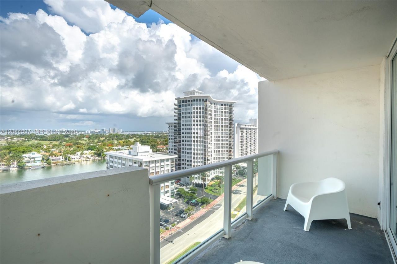 5601 Collins Ave , Unit 1517, Miami Beach, FL 33140 Photo