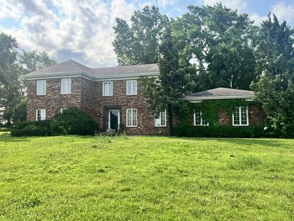 12 KINGSTON Drive, Oak Brook, IL 60523