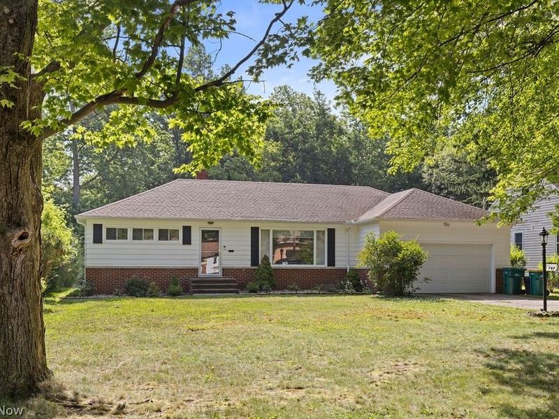 747 Edgewood Road, Richmond Heights, OH 44143 Photo 2