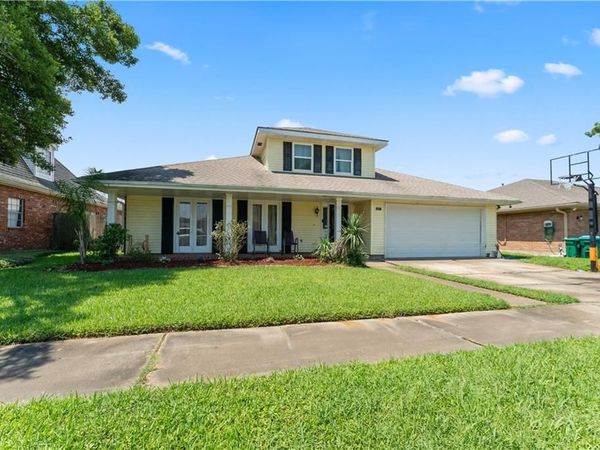 637 CHAMBERTIN Drive, Kenner, LA 70065