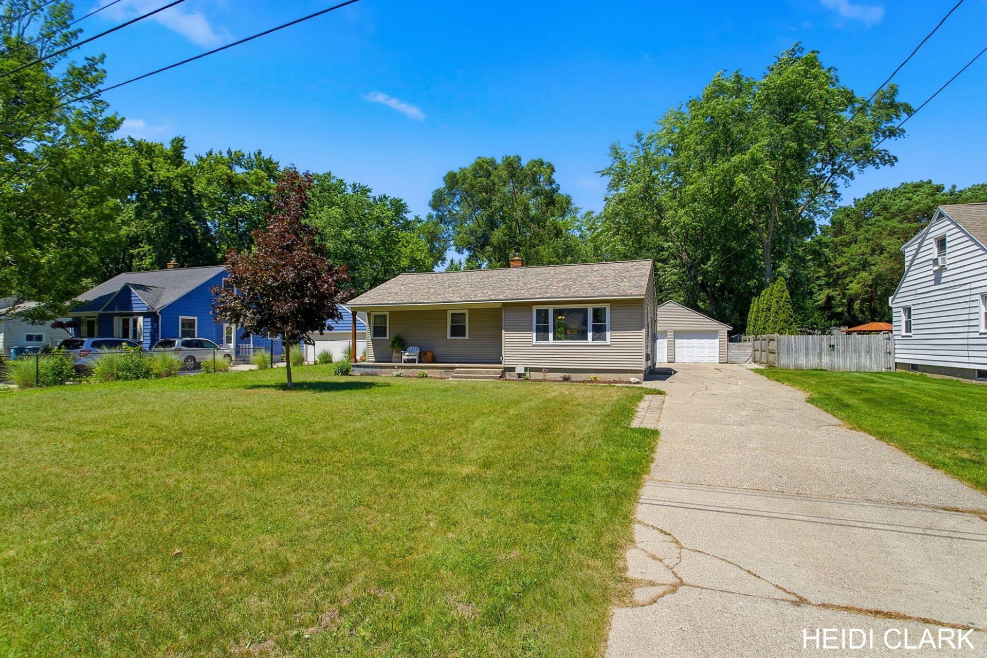 16105 Gary Avenue, Grand Haven, MI 49417 Main Photo